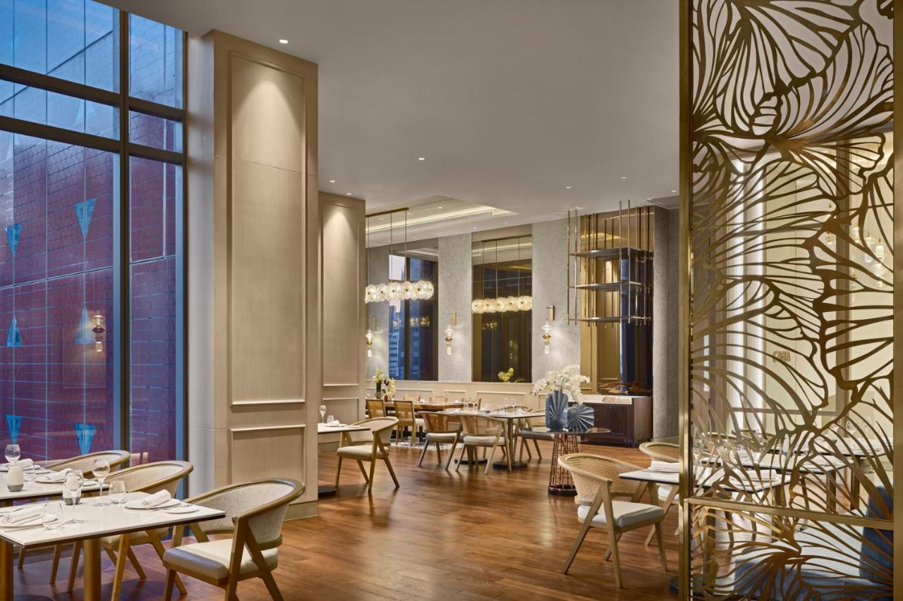 Chatrium Grand Бангкок Екстер'єр фото The restaurant